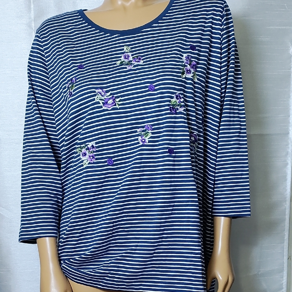 Allison‎ Brittney Blue and White 3/4 Sleeve Boxy Tee